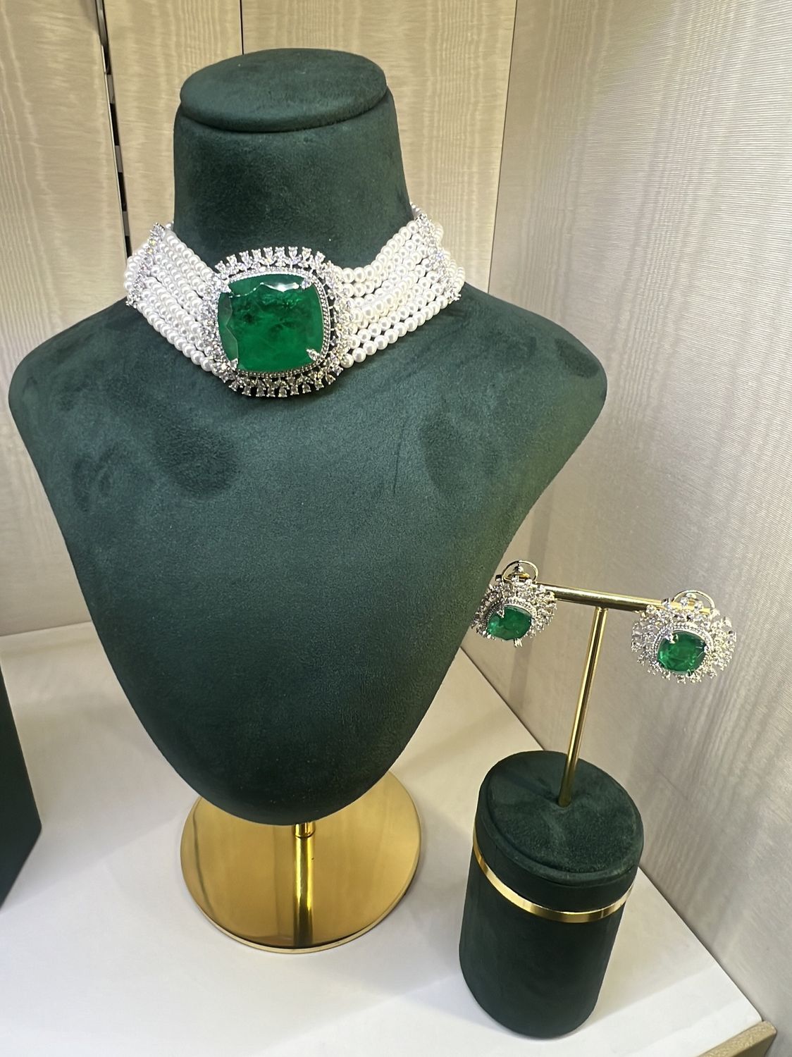 Aurora Emerald Set