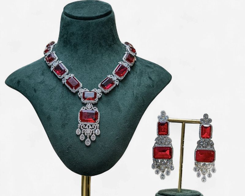 Ravelle Set