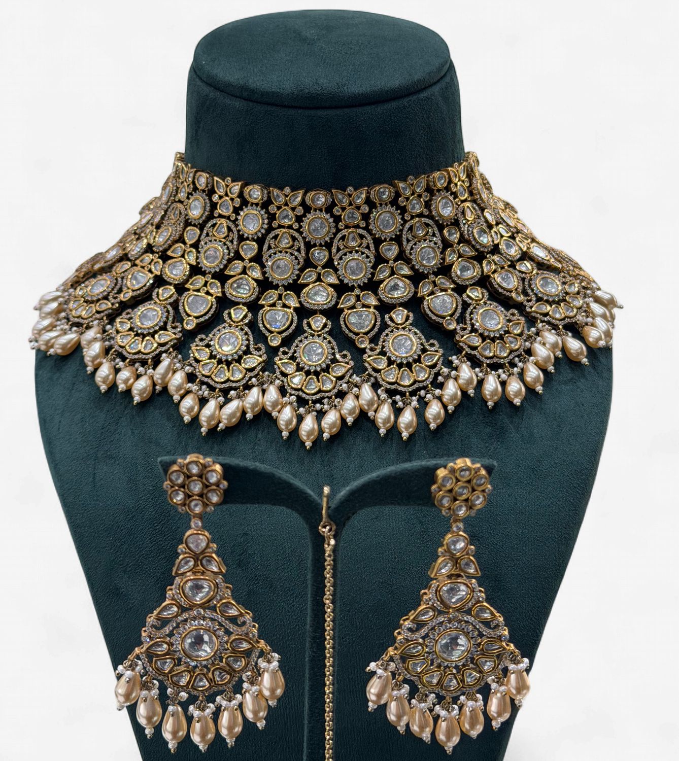 Zareen Pearl Necklace Set