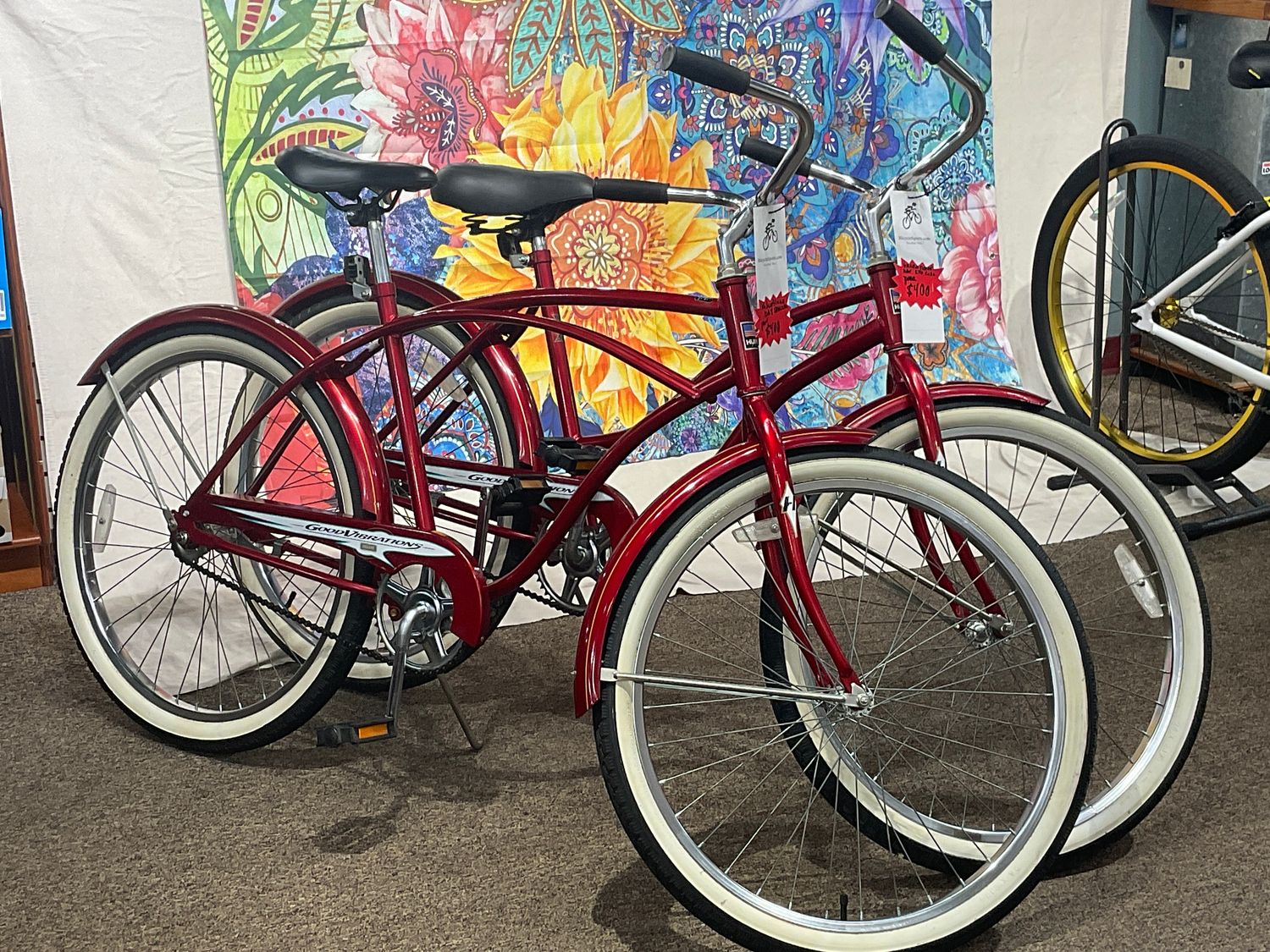 Pair HUFFY Good Vibrations Cruisers Red