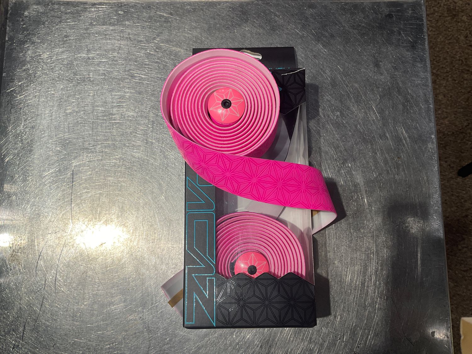 TAPE &amp; PLUGS SUPACAZ SUPER STICKY KUSH SGL COLOR N-PK