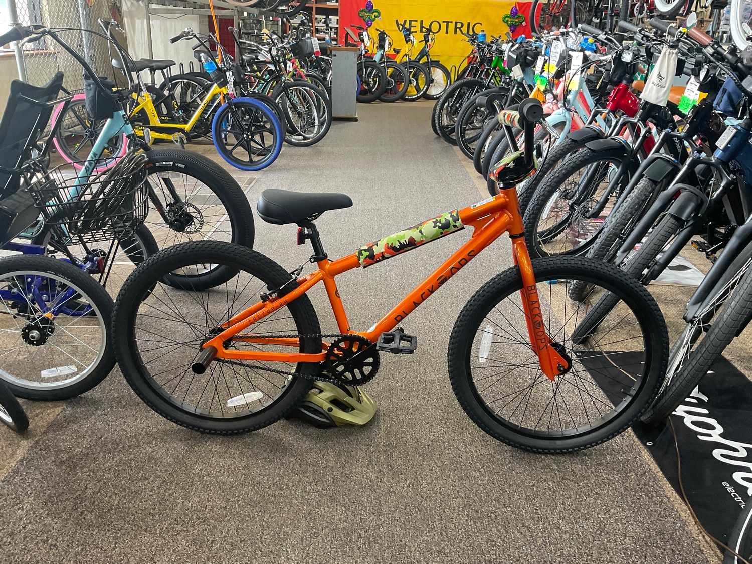 BIKE  SPEC-OP  24   1s ORANGE  BLK-OPS BMX