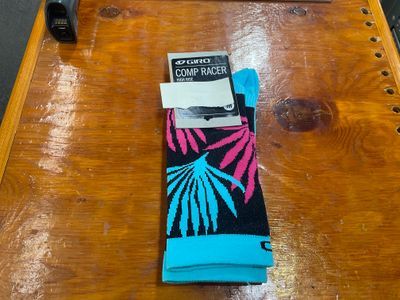 Giro Screaming Teal/Neon Pink Medium