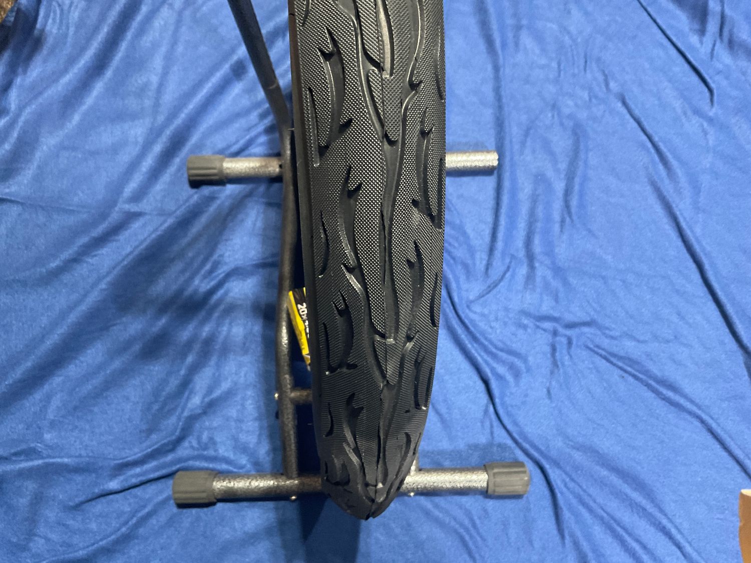 TIRE SUNLT 20x3.0 BK/BSK FLAME K1008A WI