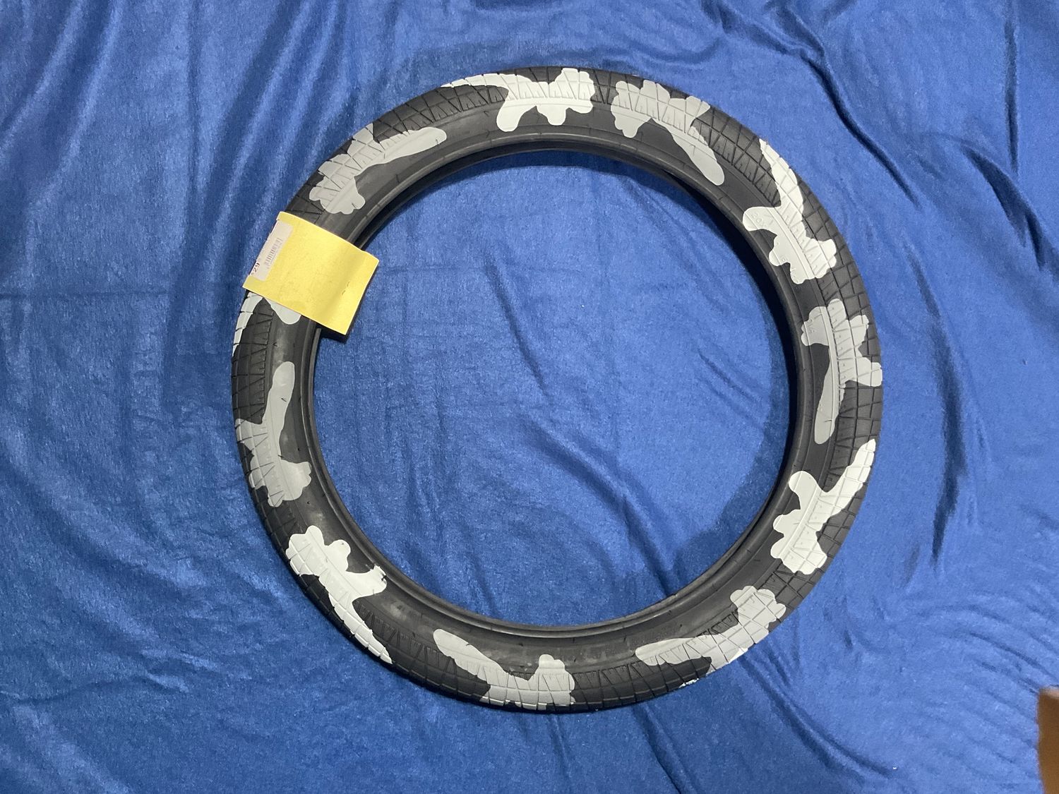 TIRE 20x2.4  CAMO  Blk/gry