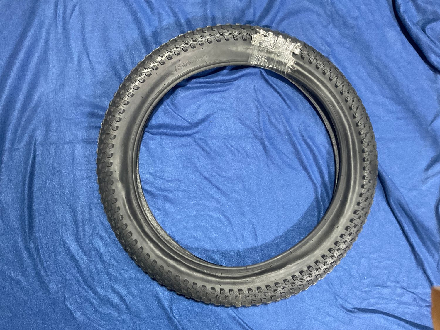 Tire 20x3.0 Knobby