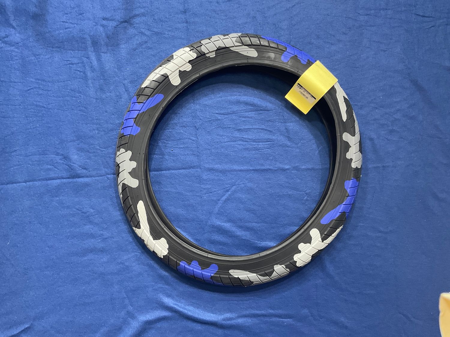 TIRE  20X2.4   CAMO  Blue
