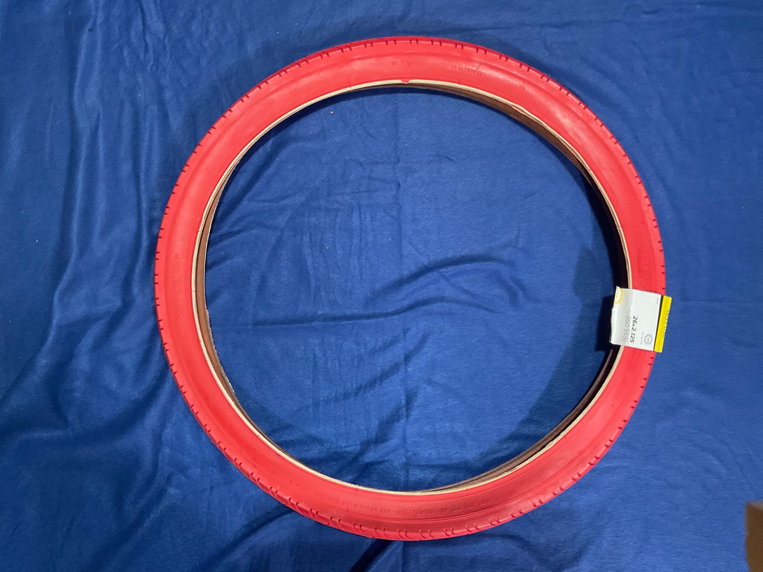 TIRE 26x2.125 RD/RED CITY CST1218 WIRE SUNLT