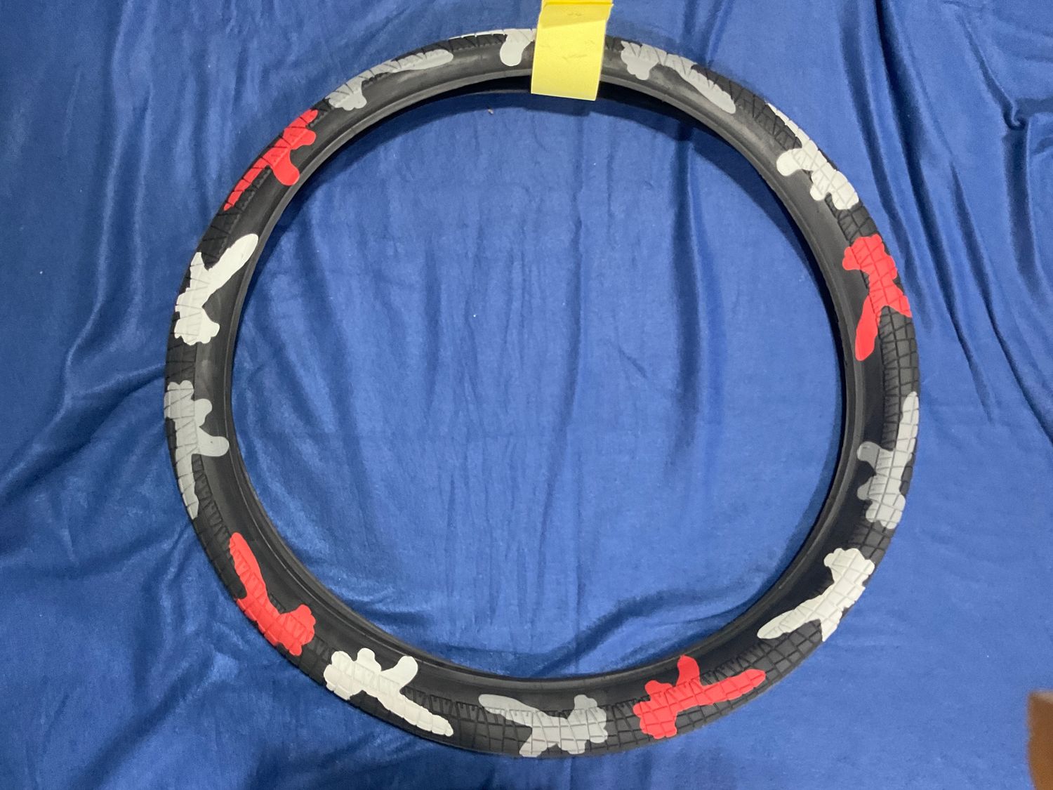 TIRE  26x2.2  CAMO Red