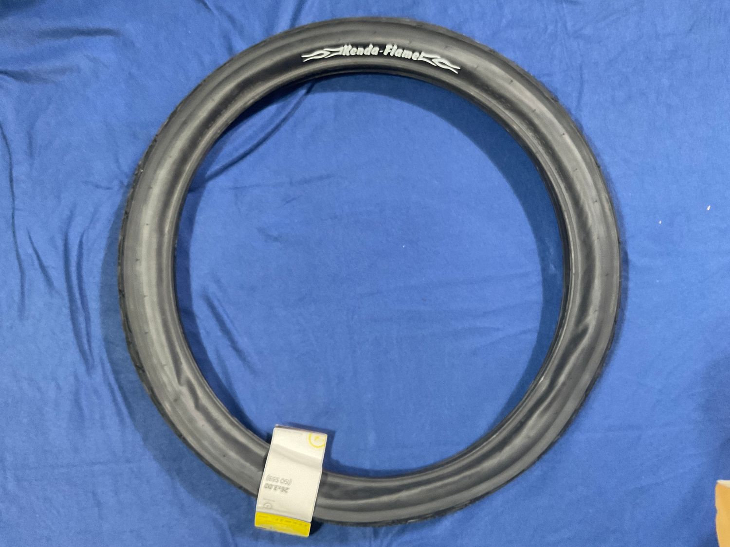 TIRE 26x3.0 BK/BK FLAME K1008A WIRE SUNLT