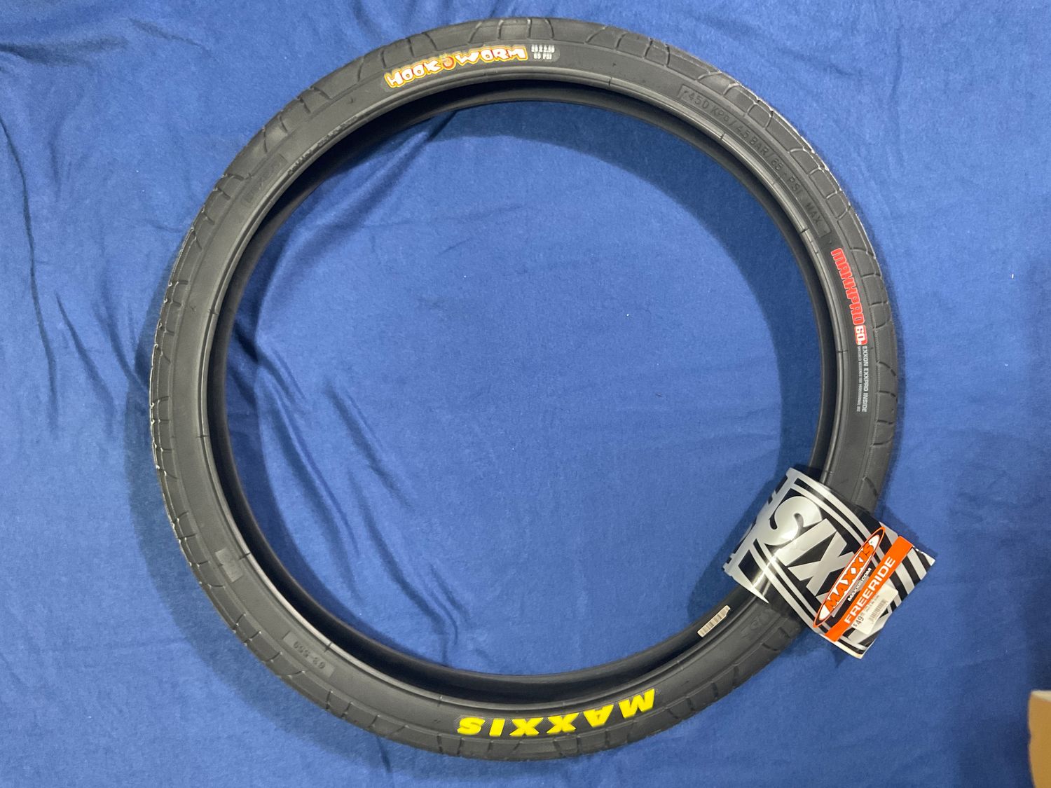 TIRE 26x2.5 BK MAX HOOKWORM WIRE