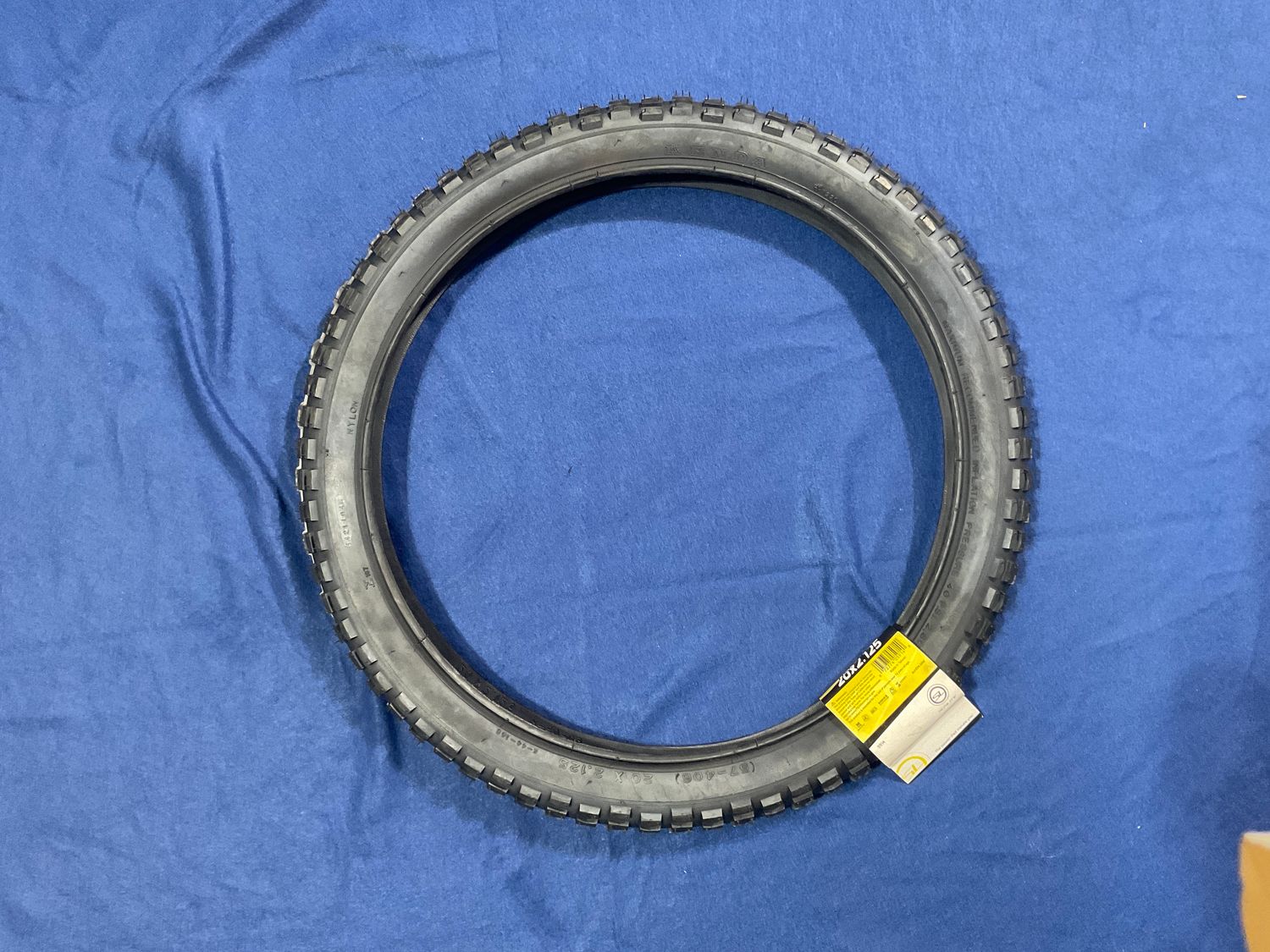 TIRE SUNLT 20x2.125 BK/BK MX K44 WIRE