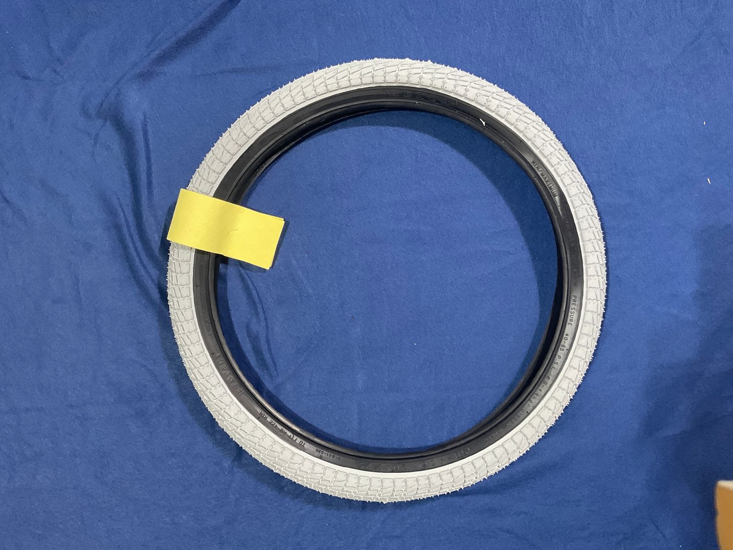 TIRE 20x2.25  Grey/ BLK  DOWNTOWN  HARO