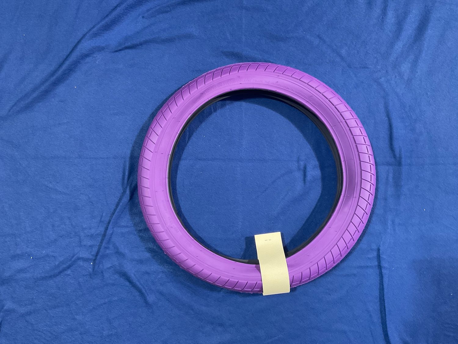 TIRE  18x2.4   Purple