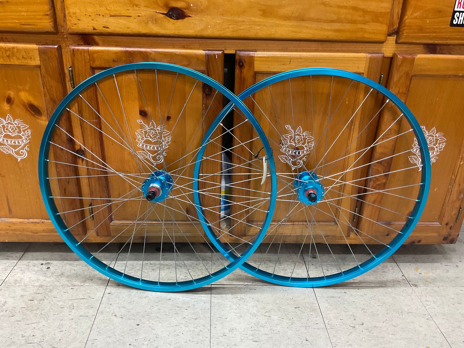 Wheel set 29&quot; BMX  Blue --  Sealed. WHL