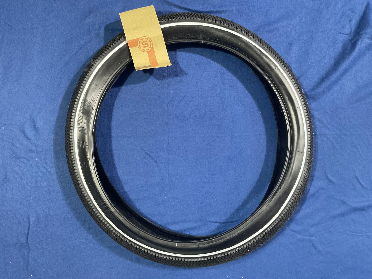 TIRE  26 x 3.5  BK + WH STRIPE    BAJA