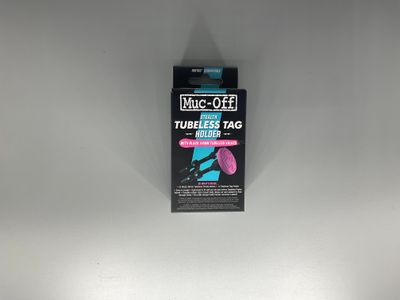 MUC-OFF TUBELESS TAG HOLDER &amp;44MM VALVE KIT BLACK