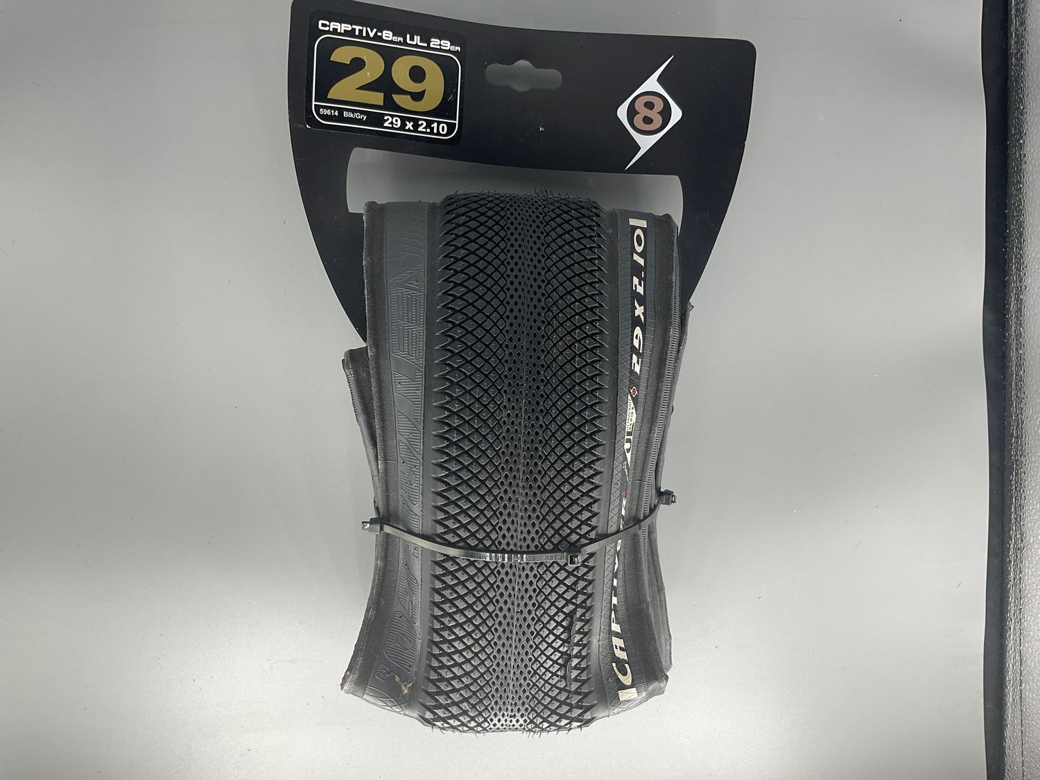 TIRE 29x2.1 BK/GY CAPTAIN  UL FOLD OR8