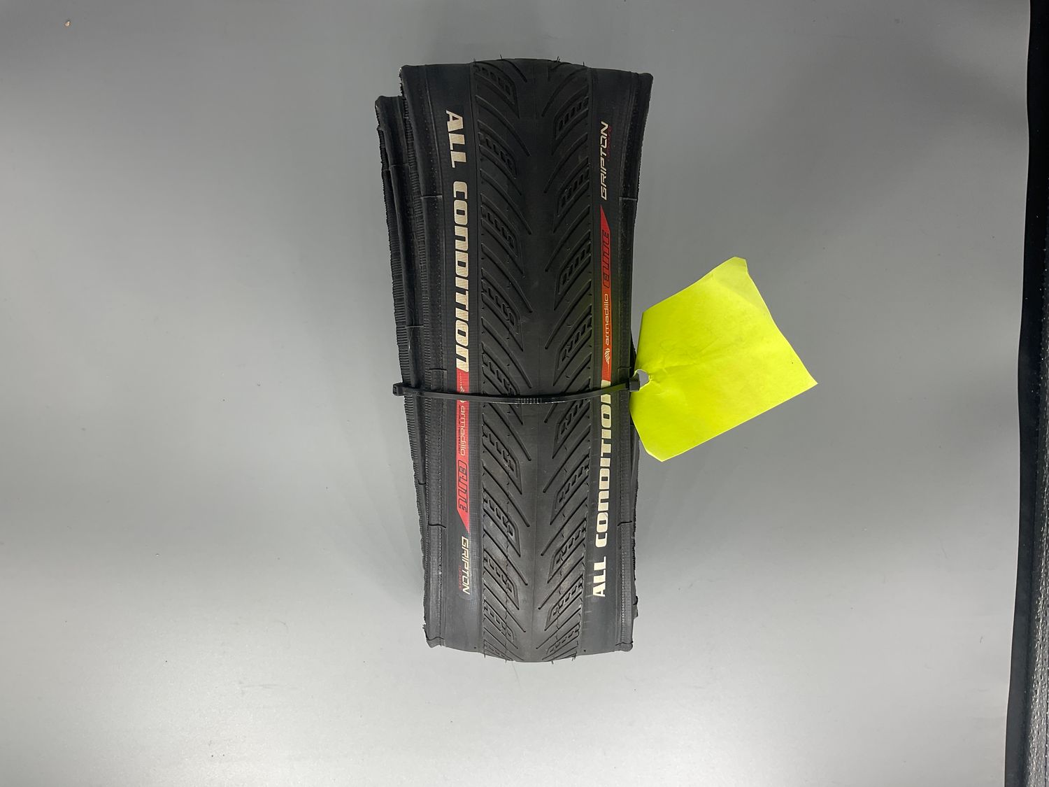 TIRE 700X32 BLK FOLD