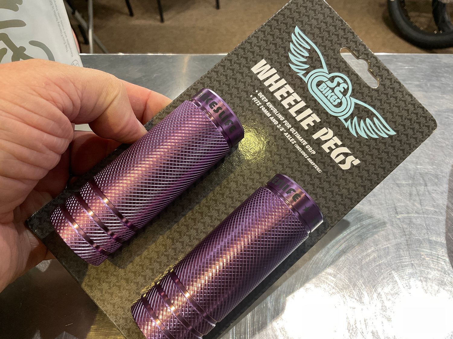 AXLE PEG SE BIKES WHEELIE PEG PU 35x98 3/8-14mm