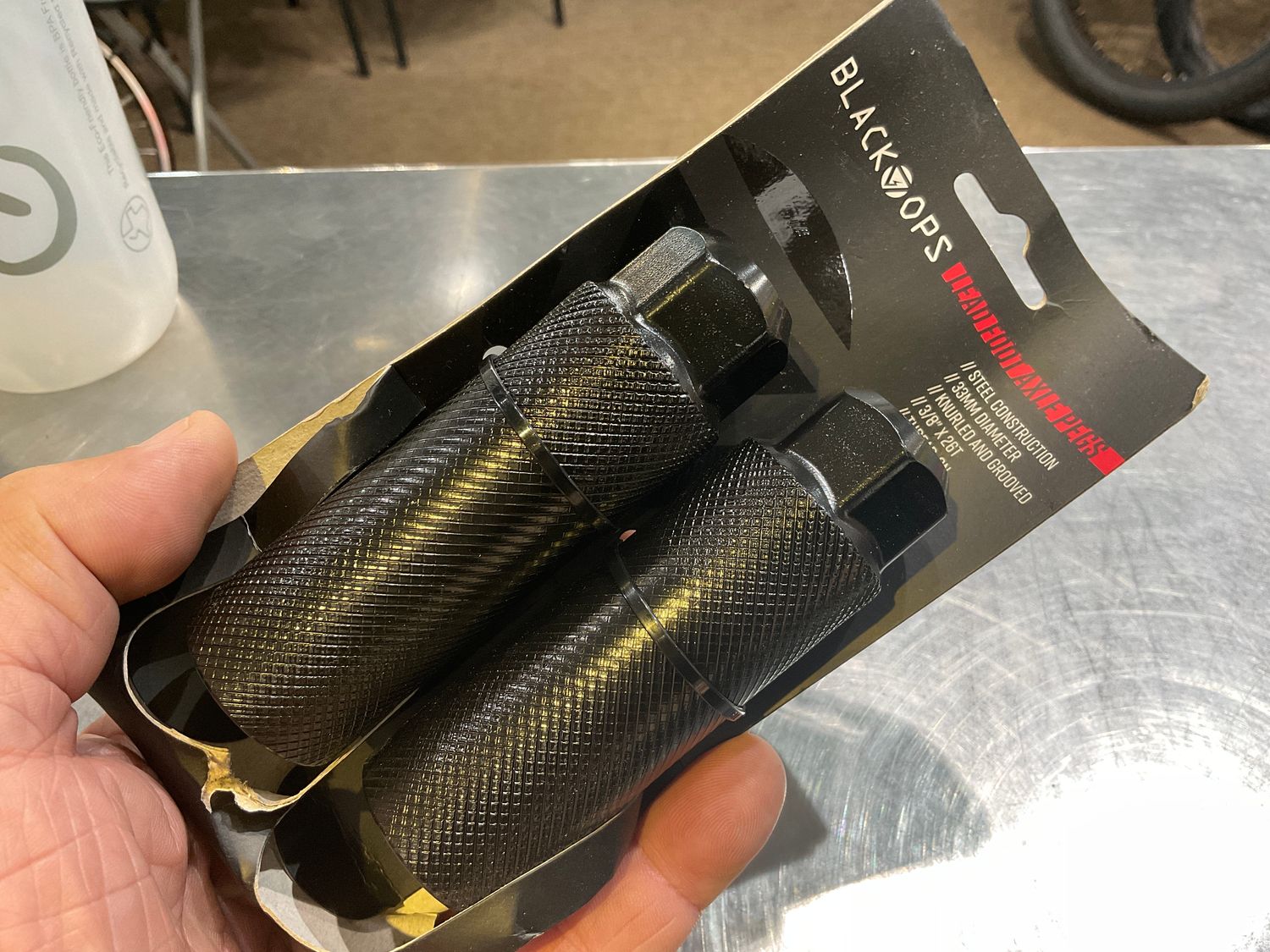 AXLE PEG BK-OPS L-FOOT STL BK 33x3/8-26