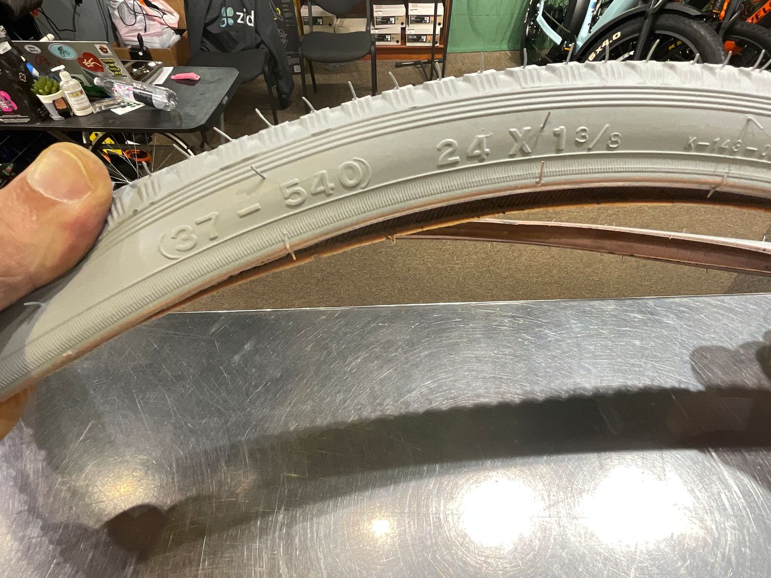 TIRE 24x1-3/8 Wheelchair GRY (37-540) WIRE