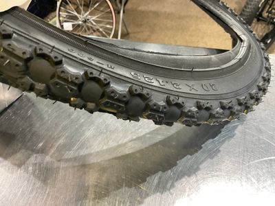 TIRE SUNLT UTILIT 20x2.125 BK/BK MX3 104A WIRE