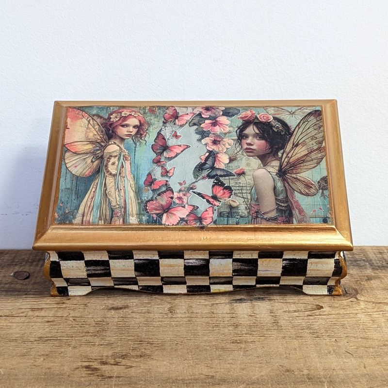 DW863 Upcycled Checkered Fairy Box