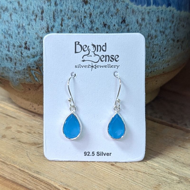 Earrings Blue Onyx &quot;teardrop stone&quot;