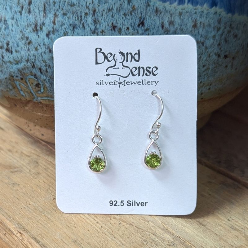 Earrings Peridot &quot;oval drop round stone&quot;