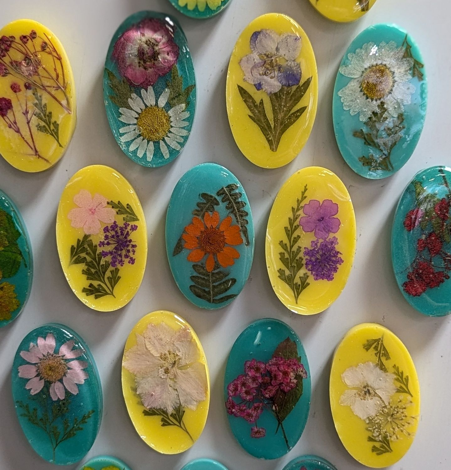 FR52 Flower Magnet