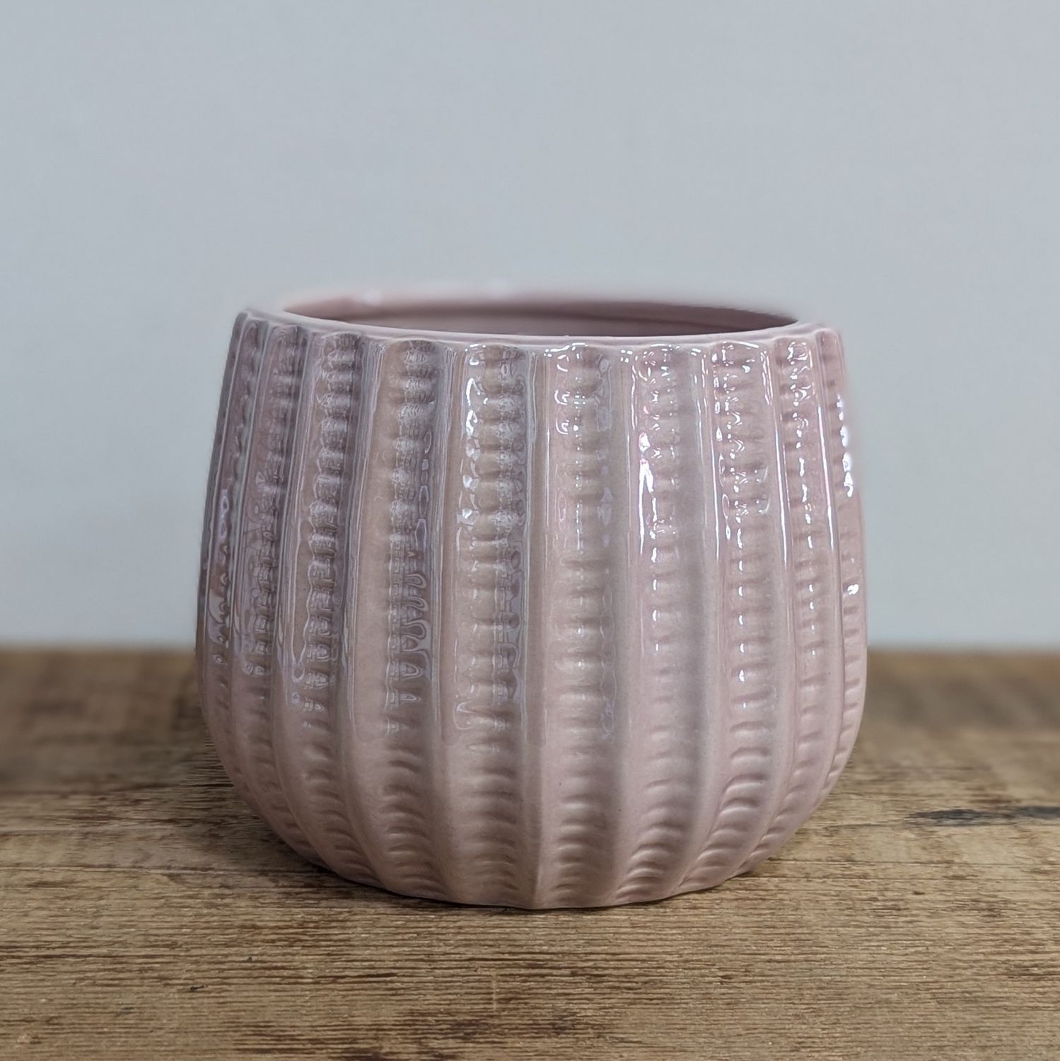 4&quot; Pearl Pink Pot With Vertical Design