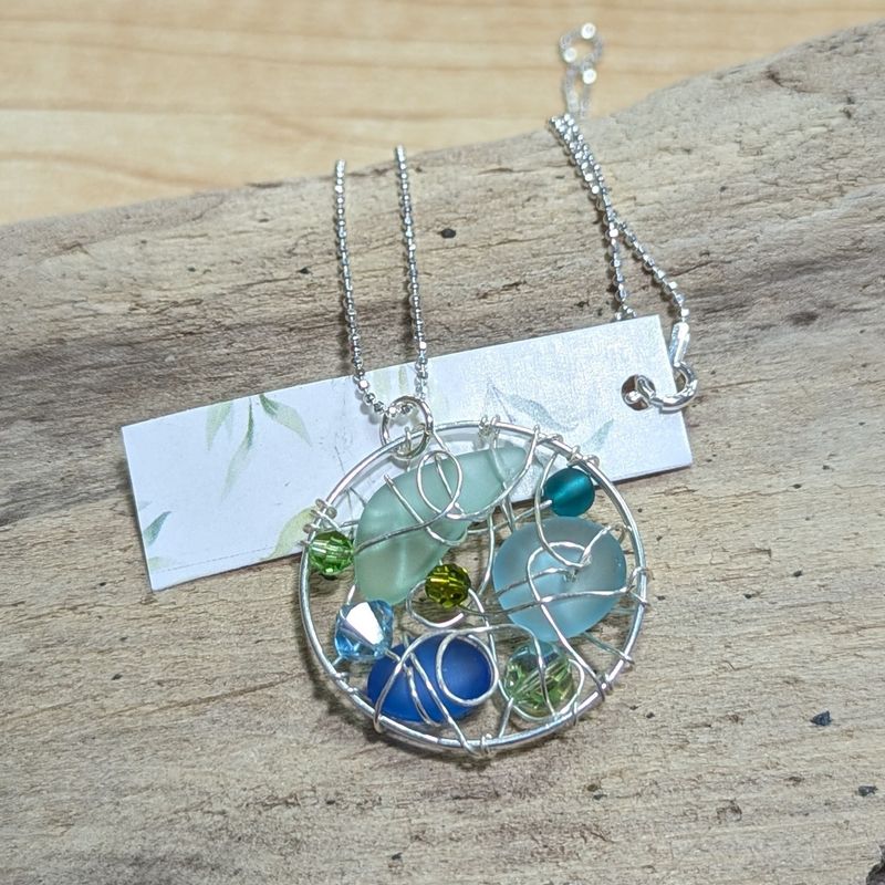 N59 Wire Web Seaglass Crystal Necklace