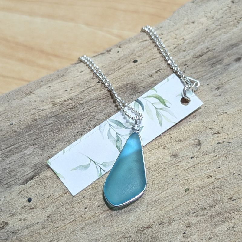 N88 Solo Seaglass Wire Bezel Frame Necklace
