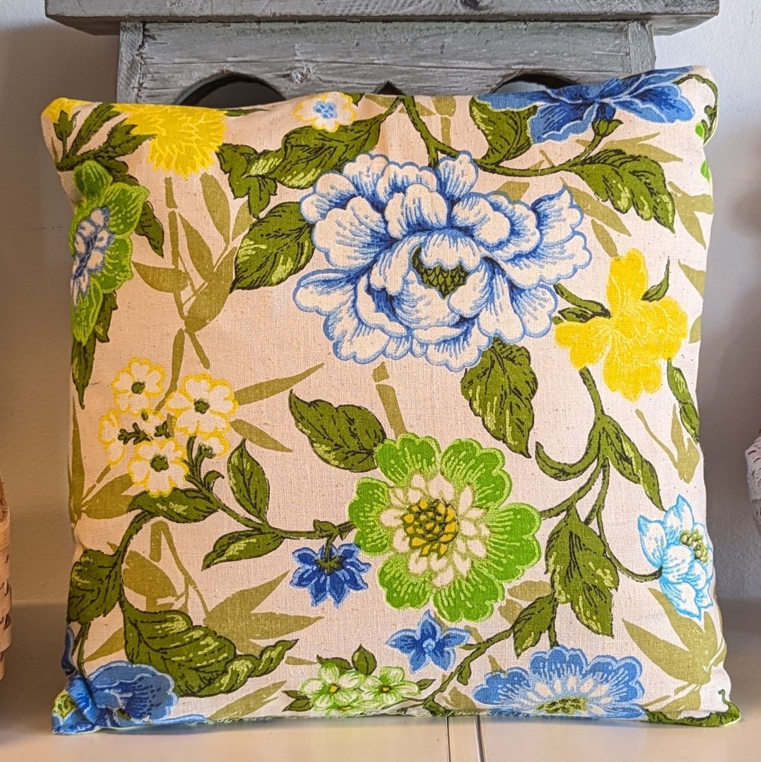 GG703 Blue and Yellow Flowers With Fiddler Rabbit Pillow