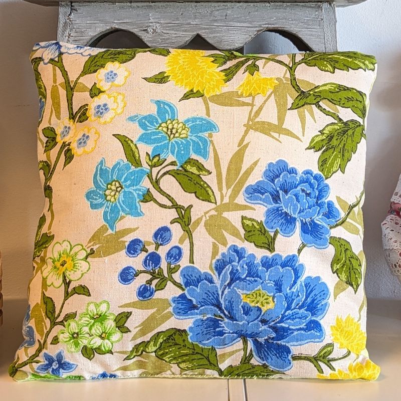 GG702 Blue and Yellow Flowers With Dancing Rabbits Pillow