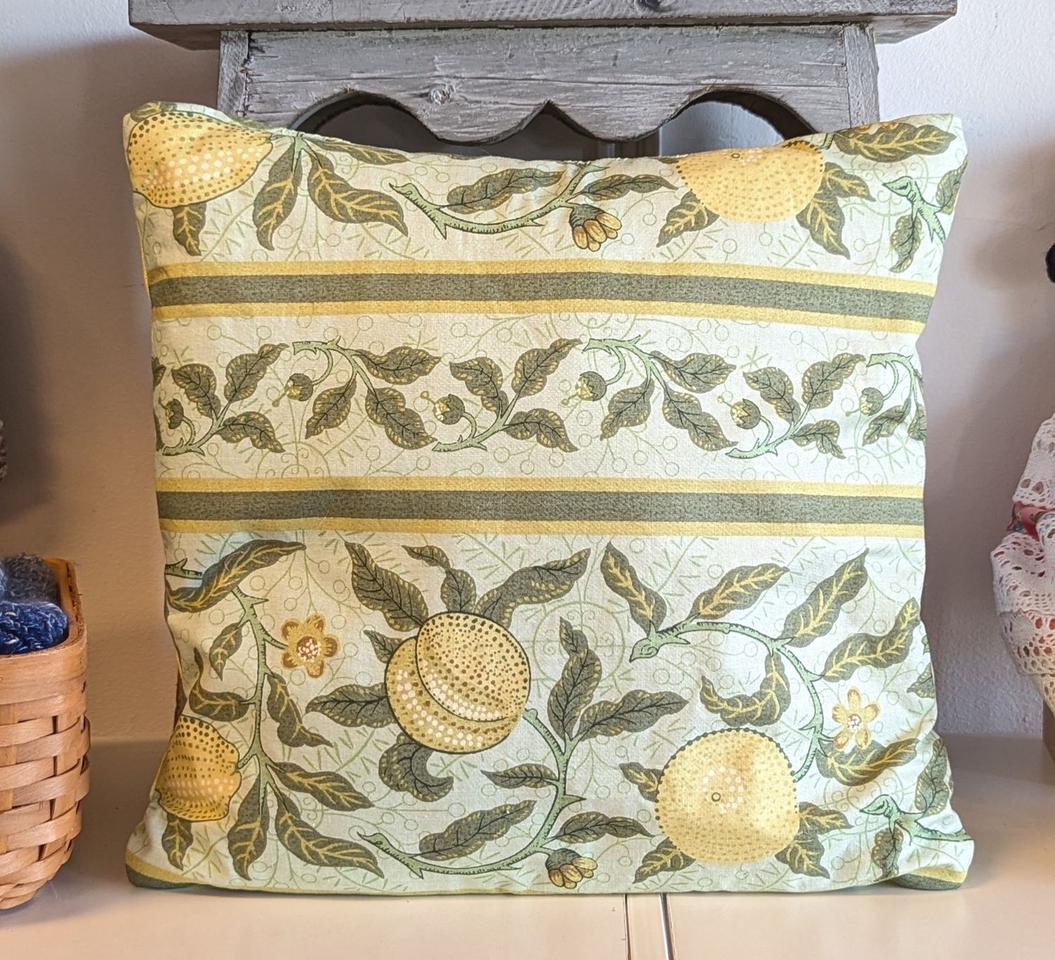 GG704 Citrus Pattern With Rabbits Pillow