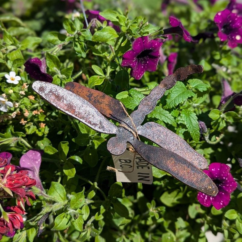 RL39DS Dragonfly Stake Rusted