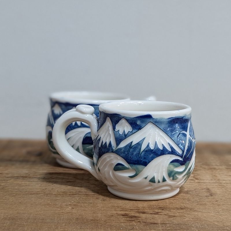 MR35 Orca Mug
