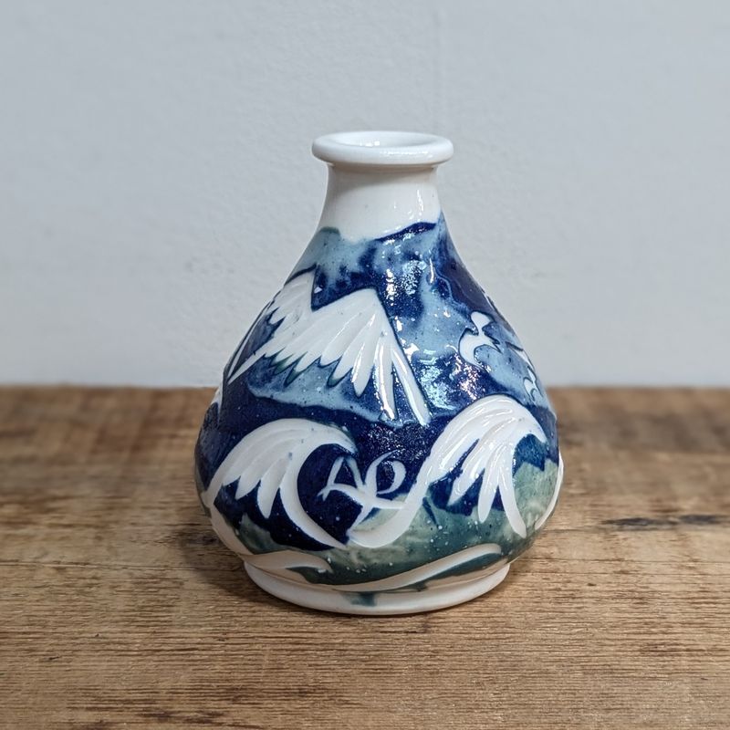 MR38 Orca Vase