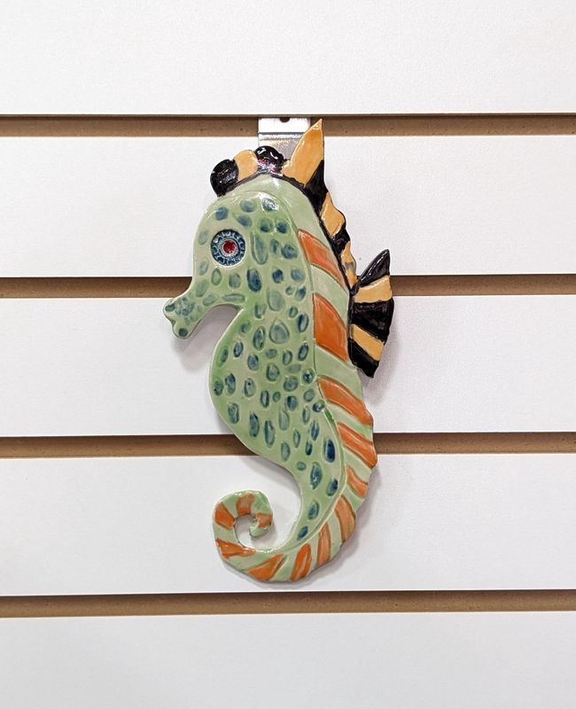 ER119 Green Hanging Seahorse