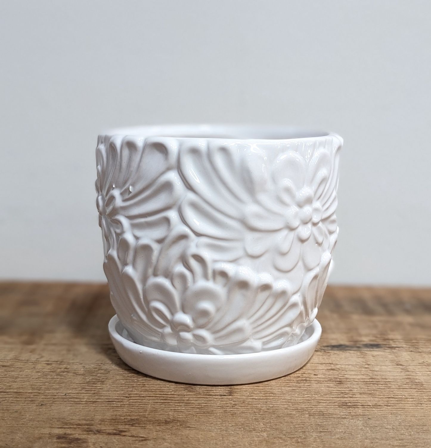 5 1/8&quot; H x 5&quot; D White Dolomite Mum Pot With Saucer