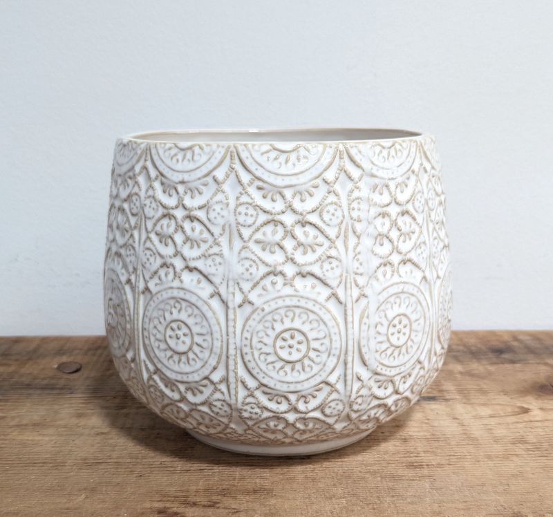 7.75x 6.75&quot; White Francis Pot