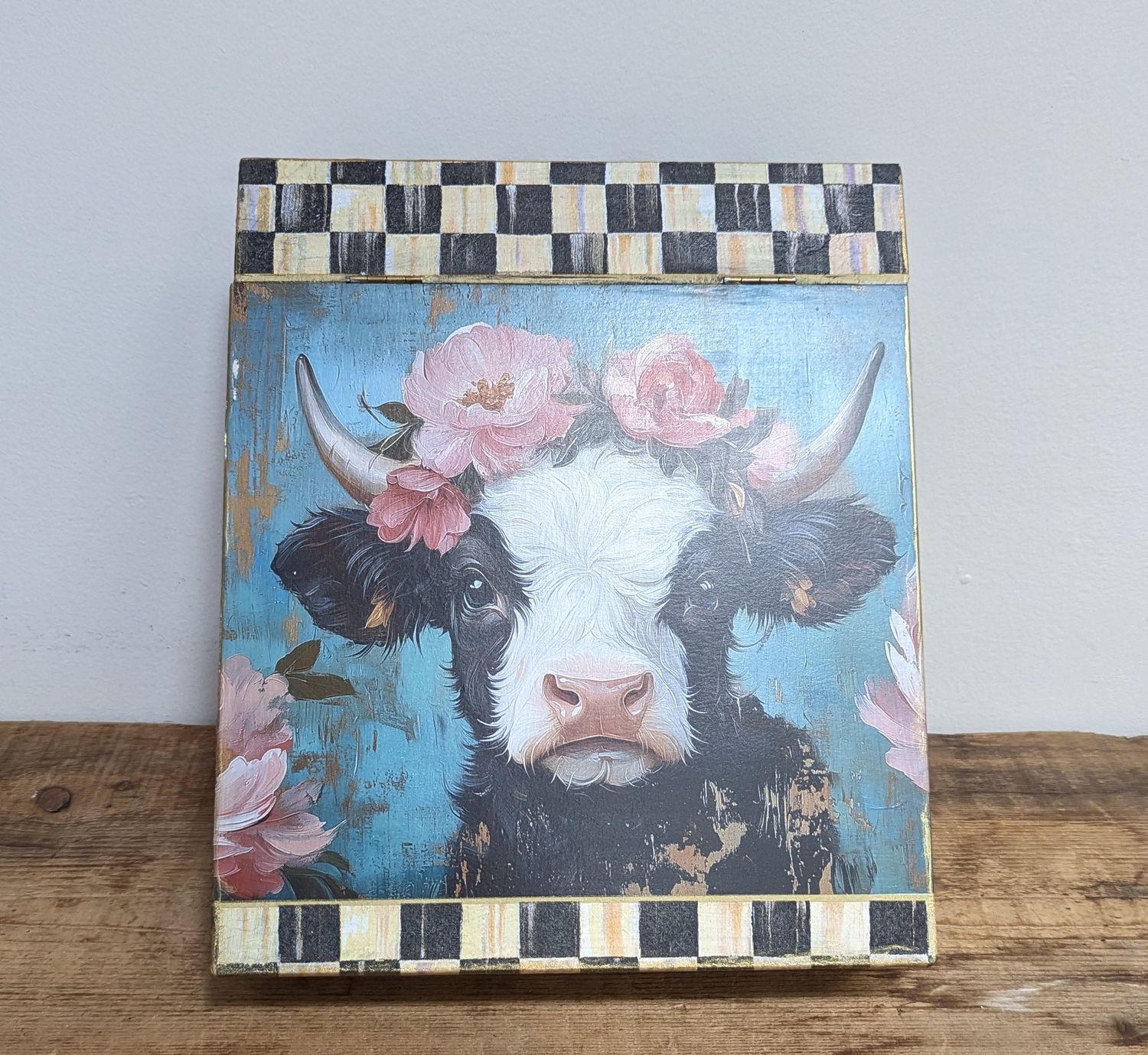 Checkered Cow Writing Box