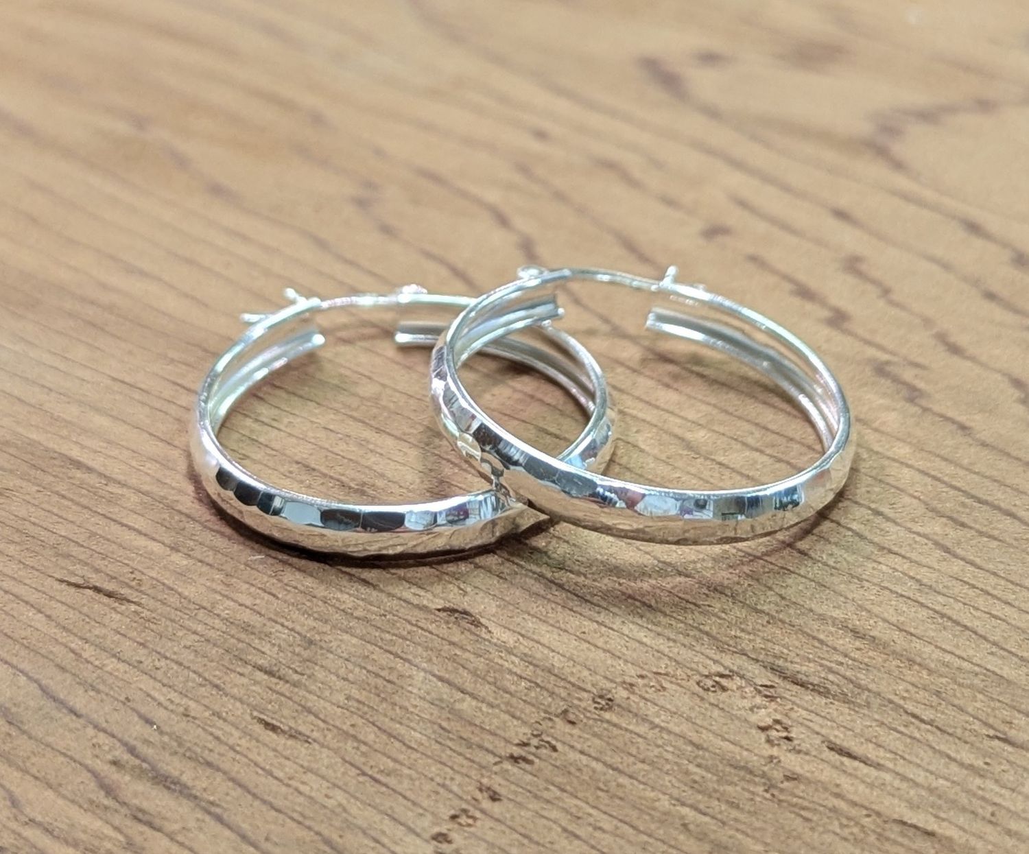 1&quot; Sterling Silver Hammered Hoop Earring