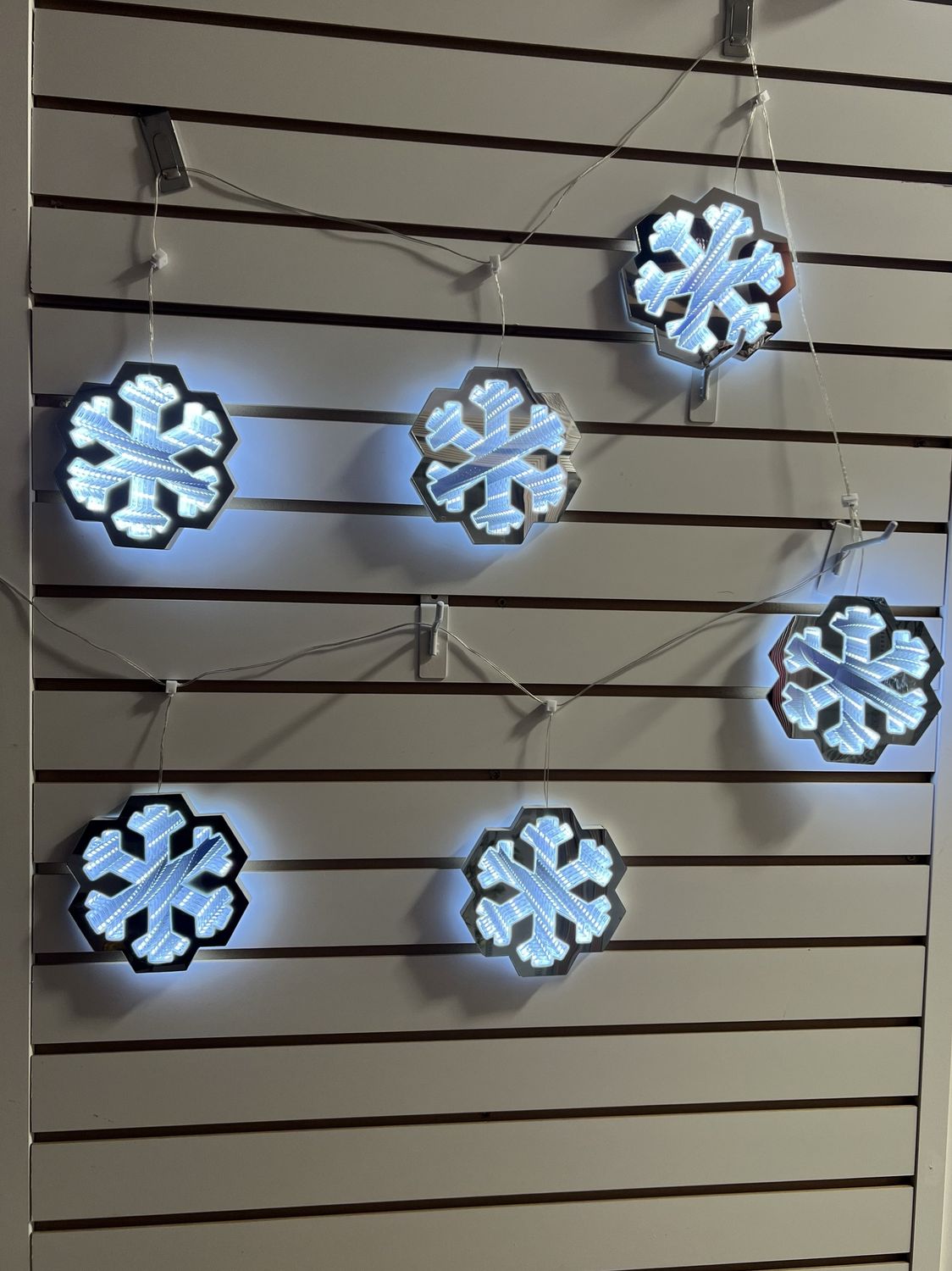 70&quot; Snow Flake Garland Infinity Light