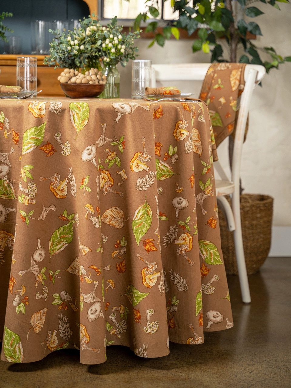 Mushroom Forager Round Cloth - Tan - 70 Inch Round