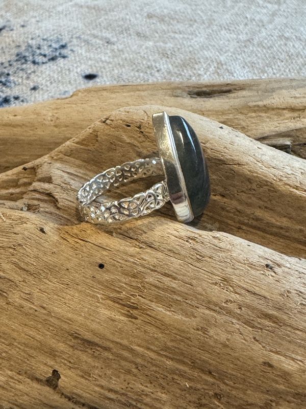 Teardrop Labradorite Sterling Silver Ring (9)