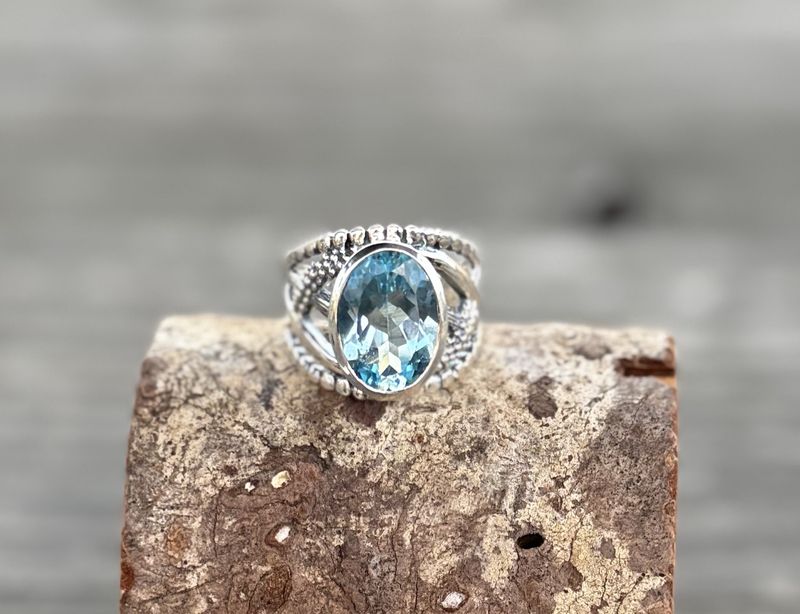 Oval Faceted Topaz Sterling Silver Ring (8)