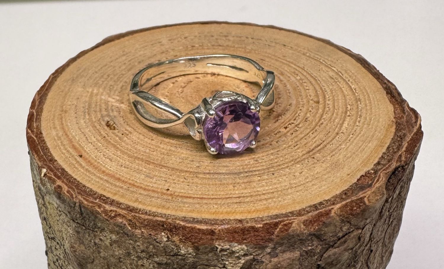 Faceted Amethyst &amp; Hearts Sterling Silver Ring (7.5)